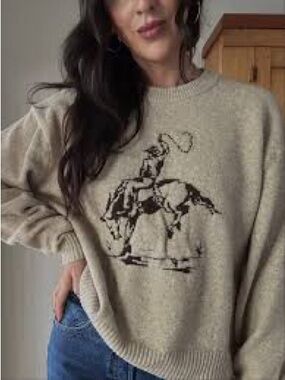 VIRAL Abercrombi & Fitch Beige Crewneck Sweater COWBOY Graphic